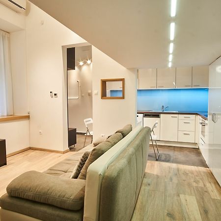 V27 Apartment | Hostaid Будапеща Екстериор снимка