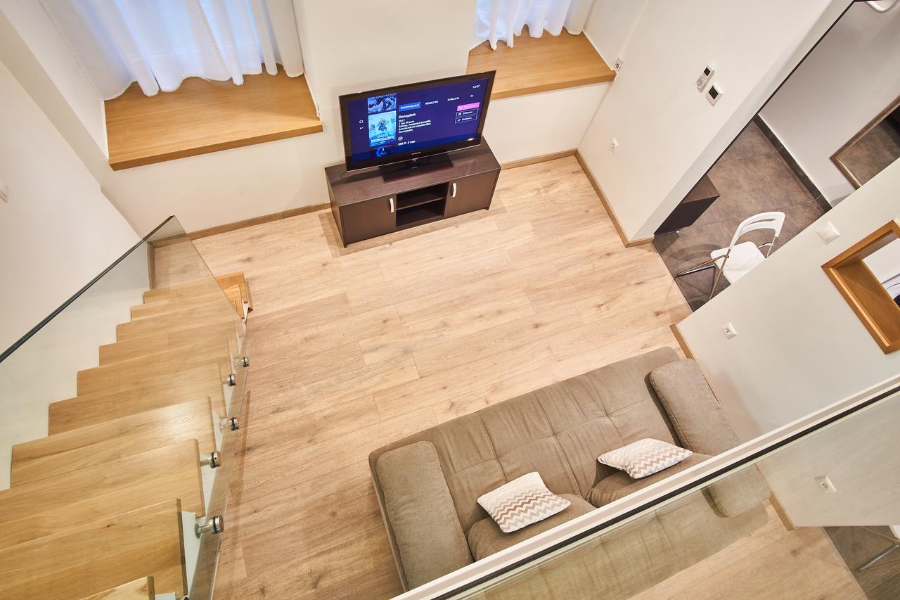 V27 Apartment | Hostaid Будапеща Екстериор снимка