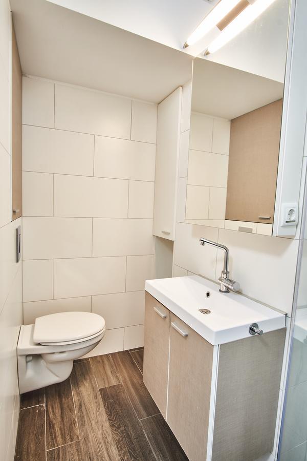 V27 Apartment | Hostaid Будапеща Екстериор снимка