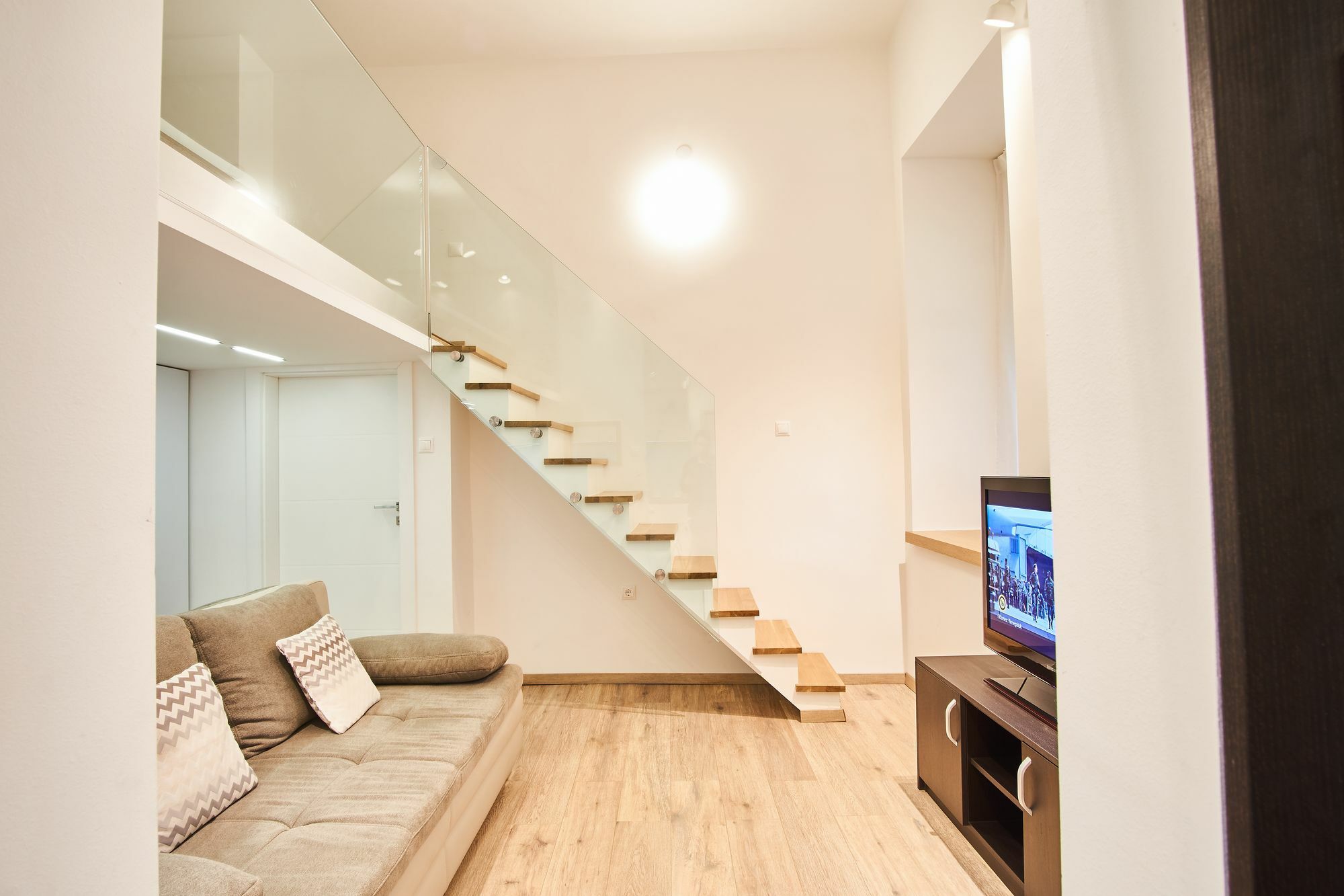 V27 Apartment | Hostaid Будапеща Екстериор снимка