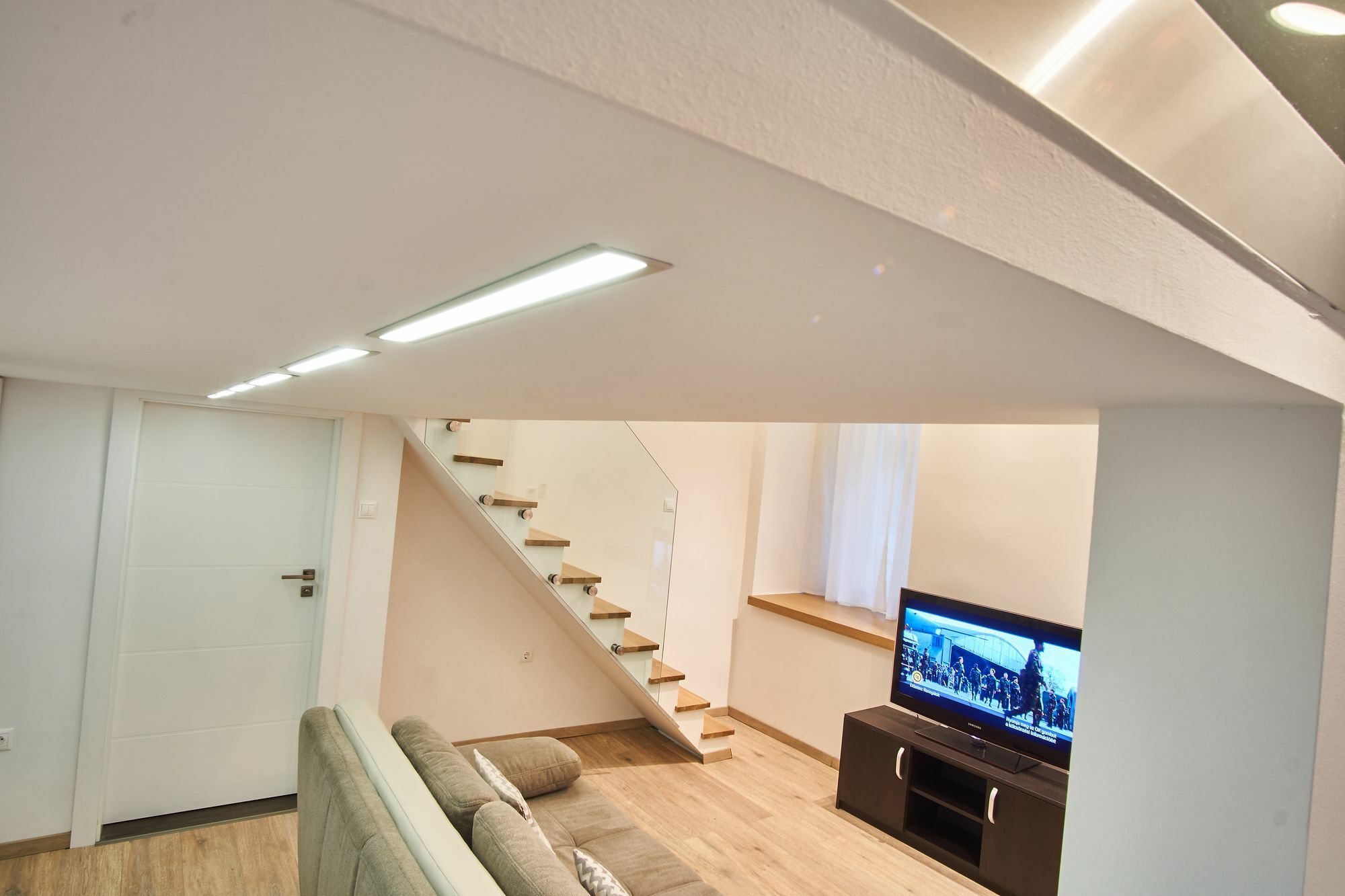 V27 Apartment | Hostaid Будапеща Екстериор снимка