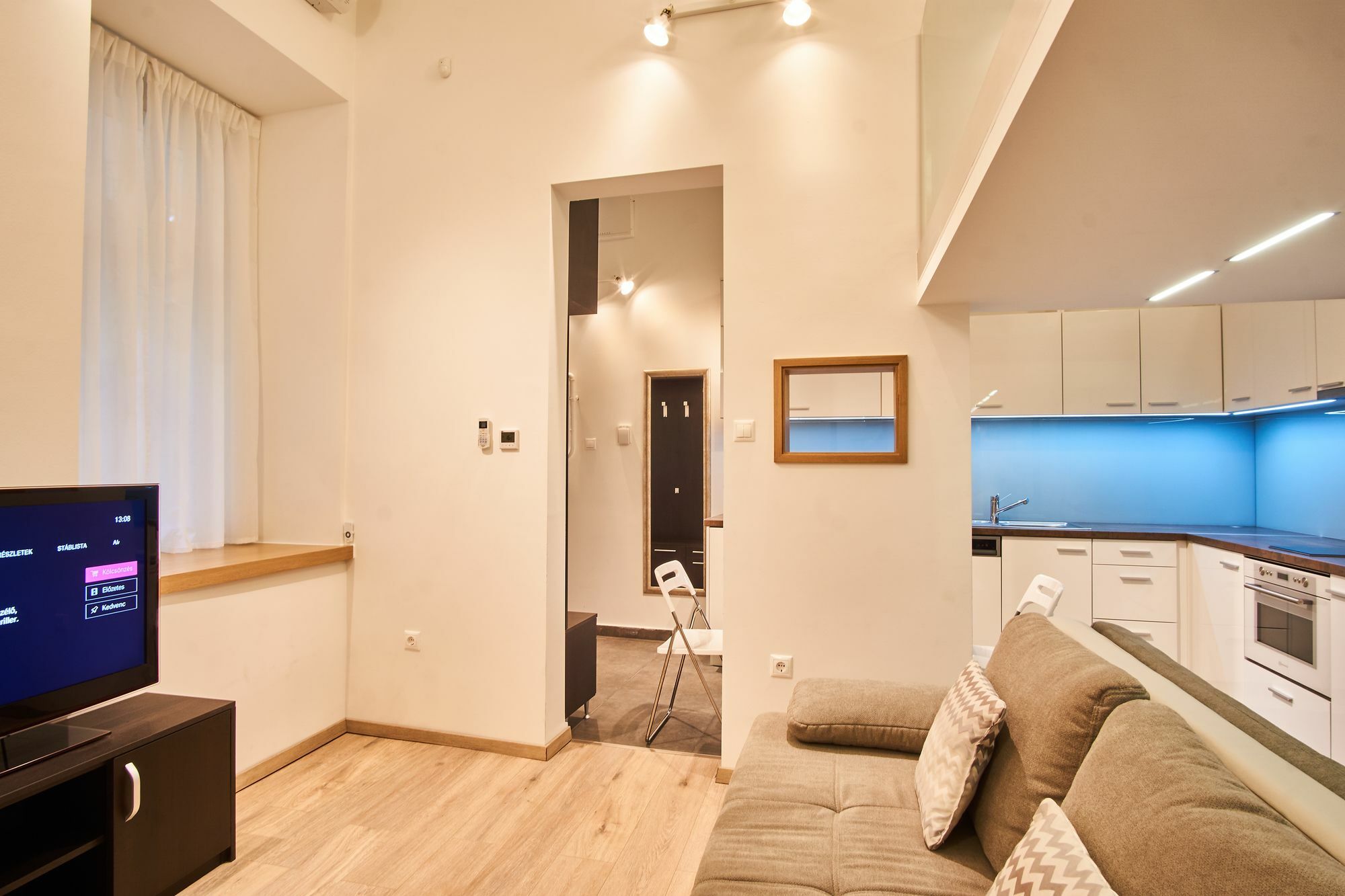 V27 Apartment | Hostaid Будапеща Екстериор снимка