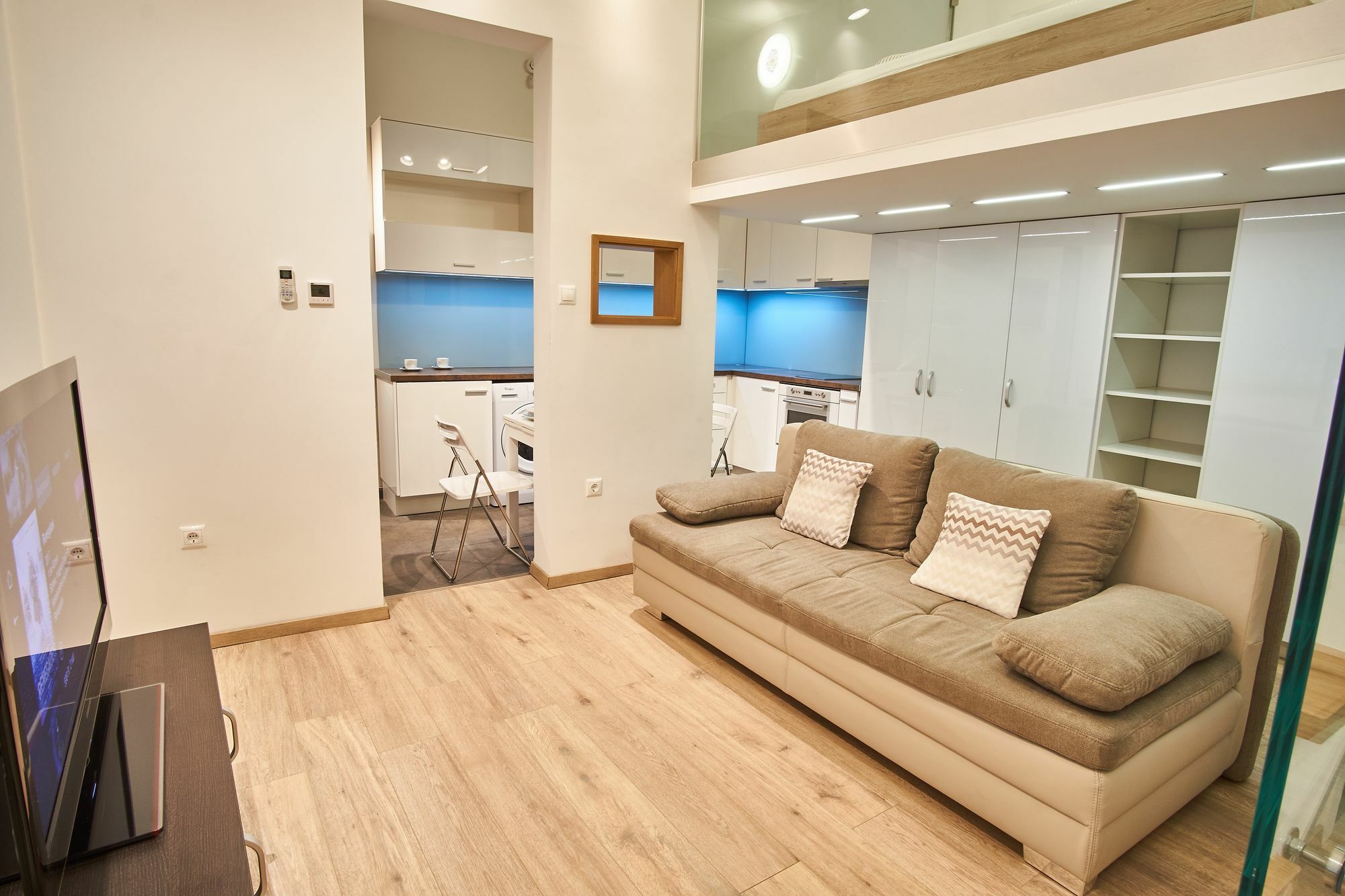 V27 Apartment | Hostaid Будапеща Екстериор снимка