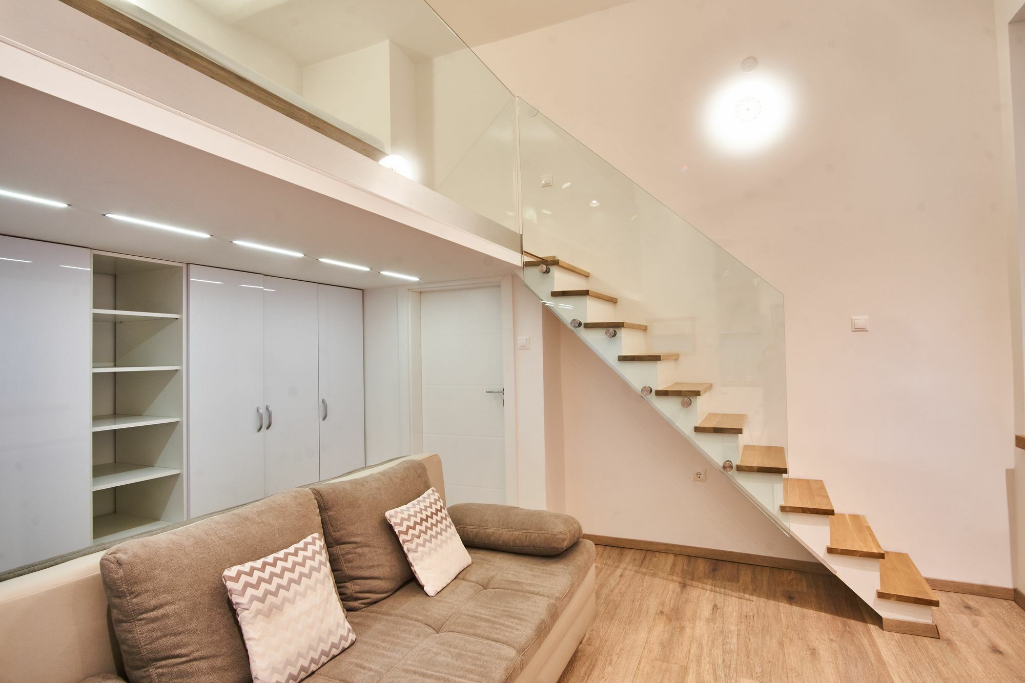 V27 Apartment | Hostaid Будапеща Екстериор снимка